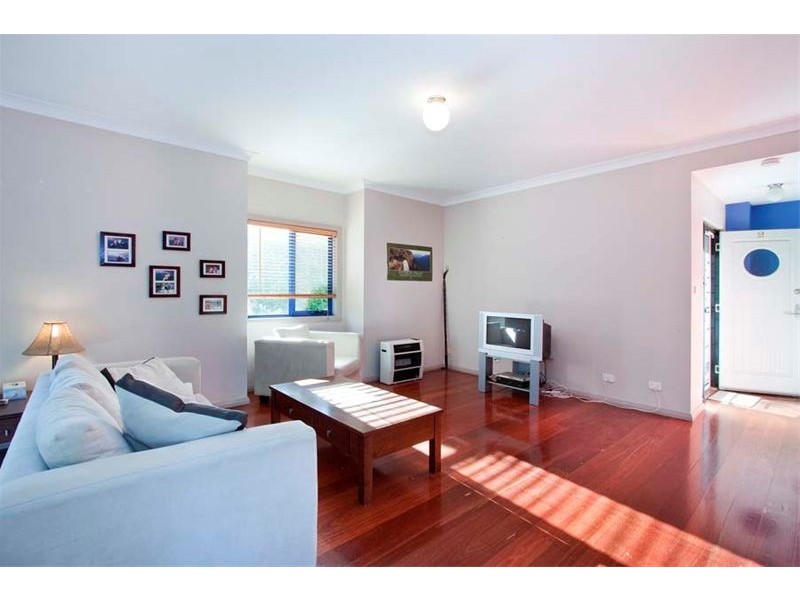 4 Station Street, Thirroul NSW 2515