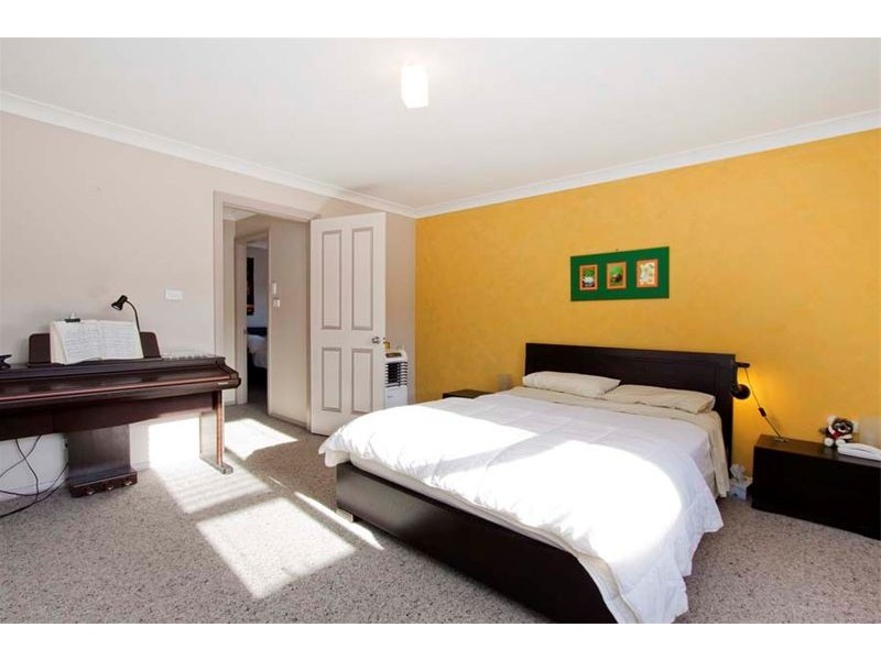 4 Station Street, Thirroul NSW 2515