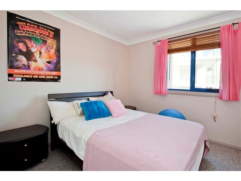 4 Station Street, Thirroul NSW 2515