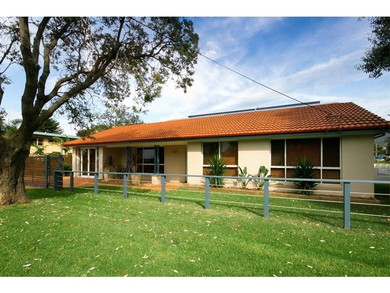 11 Corbett Avenue, Thirroul NSW 2515