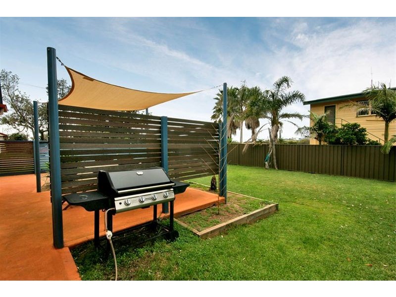 11 Corbett Avenue, Thirroul NSW 2515