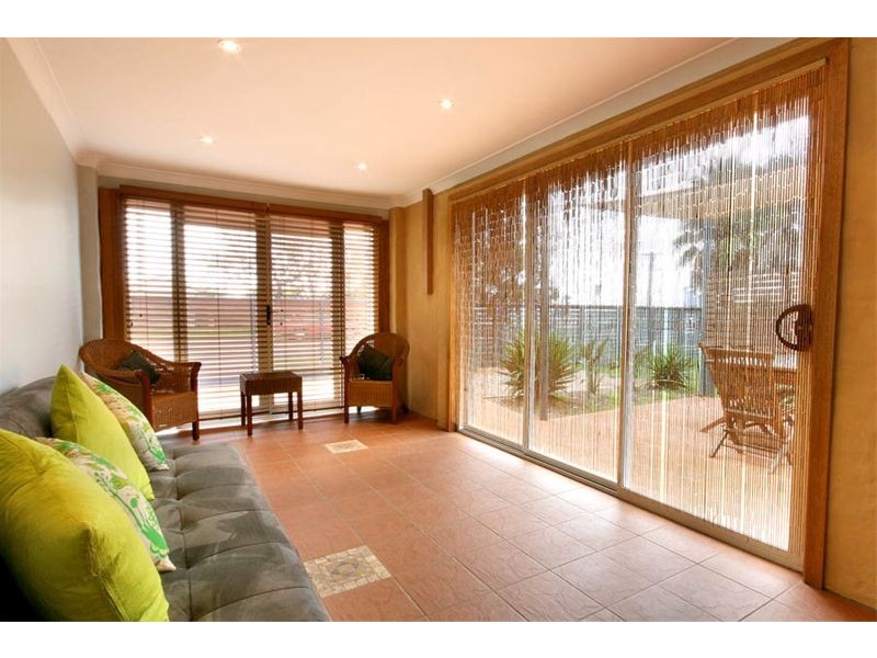 11 Corbett Avenue, Thirroul NSW 2515