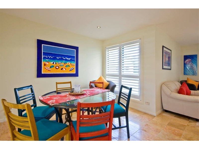 8 Henley Road, Thirroul NSW 2515
