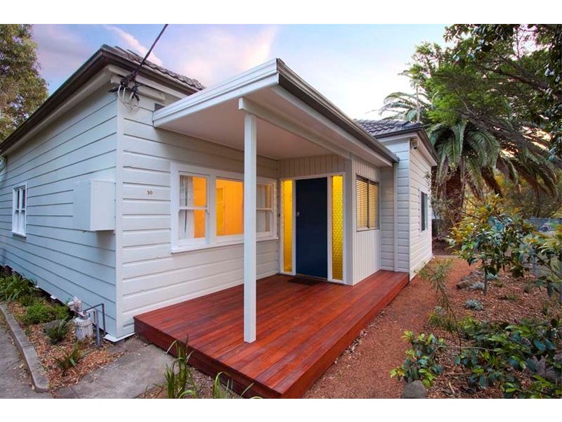 10 Wrexham Road, Thirroul NSW 2515