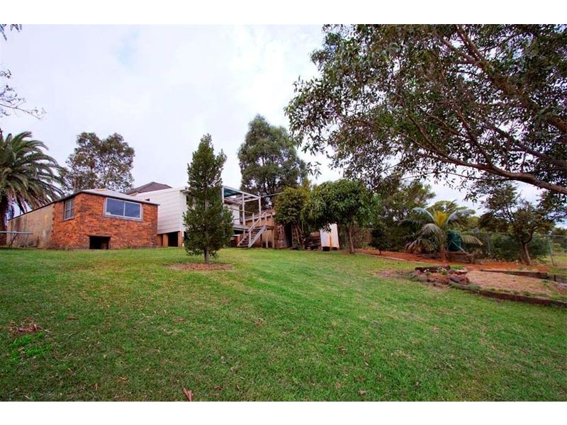 10 Wrexham Road, Thirroul NSW 2515