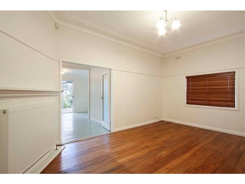 10 Wrexham Road, Thirroul NSW 2515