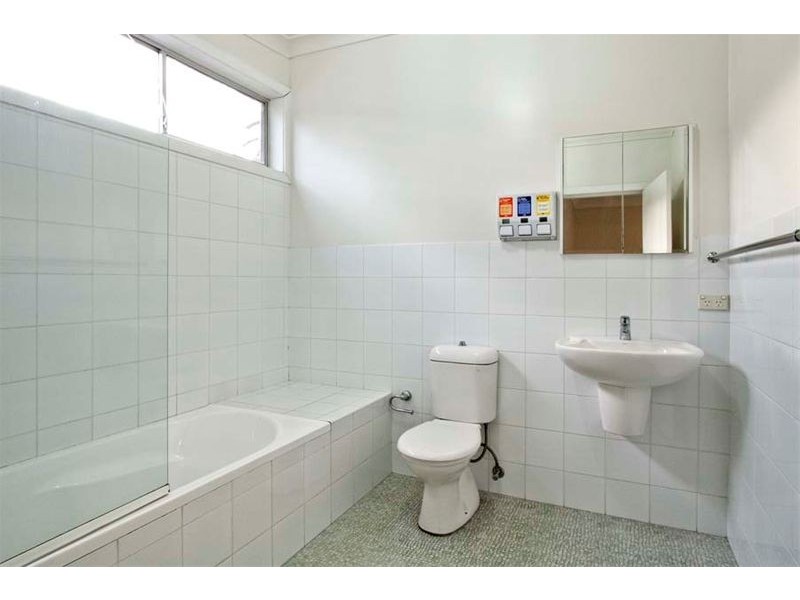 10 Wrexham Road, Thirroul NSW 2515