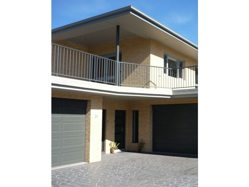 2/2C Lachlan Street, Thirroul NSW 2515