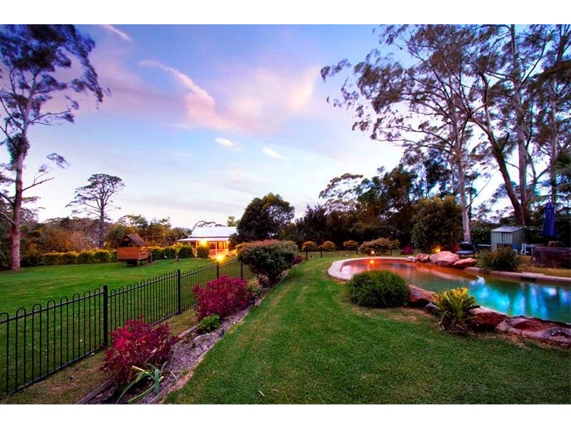 7 Parkwood Grove, Thirroul NSW 2515