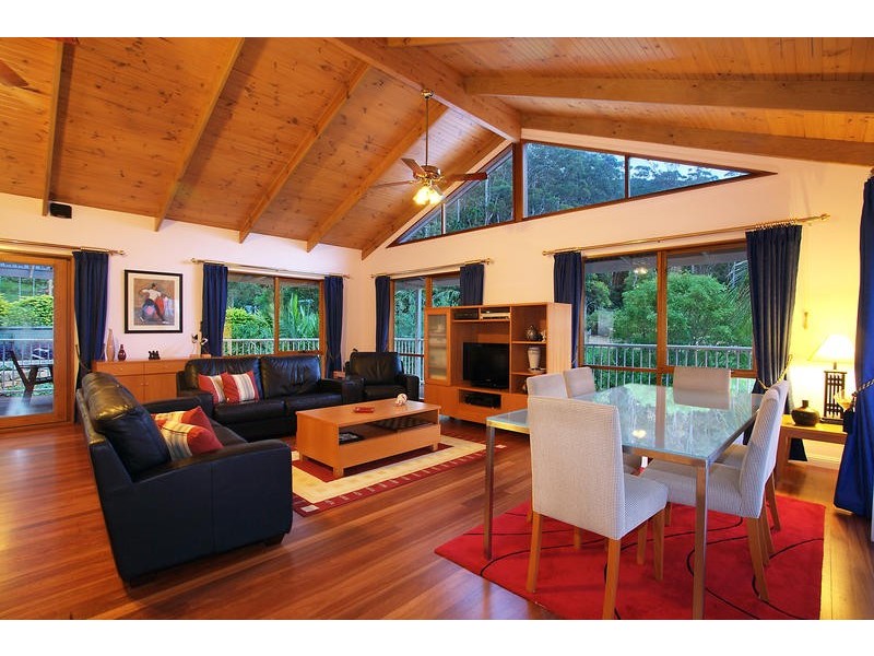 7 Parkwood Grove, Thirroul NSW 2515