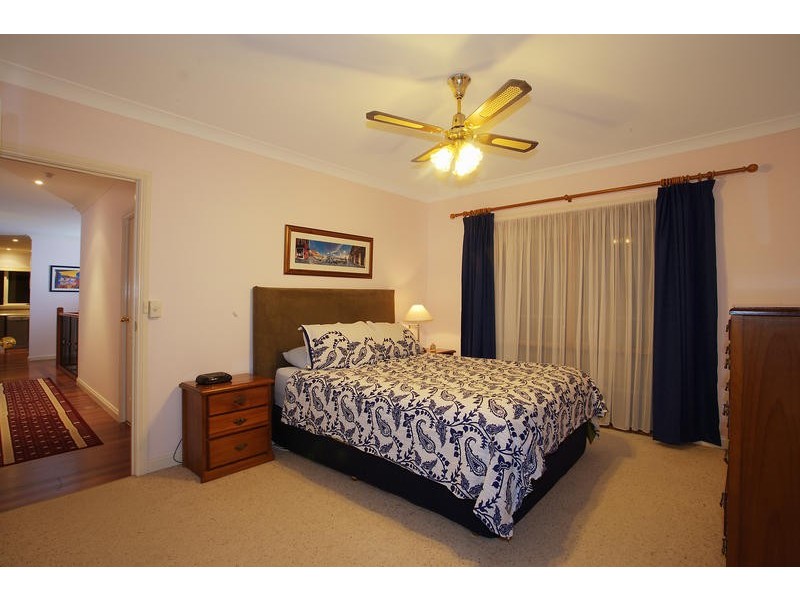 7 Parkwood Grove, Thirroul NSW 2515