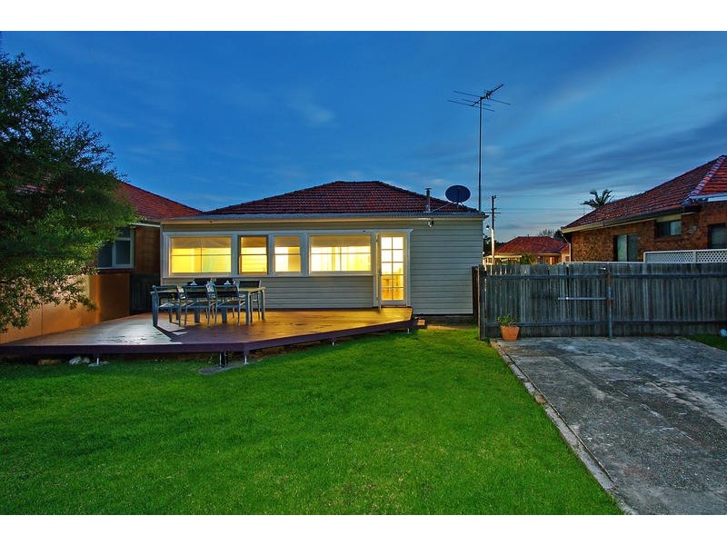54 Balgownie Road, Fairy Meadow NSW 2519