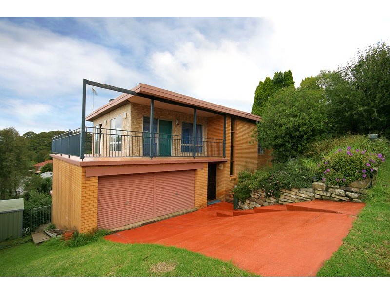 32 Robinsville Crescent, Thirroul NSW 2515