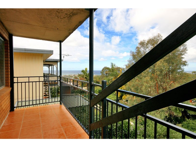 32 Robinsville Crescent, Thirroul NSW 2515