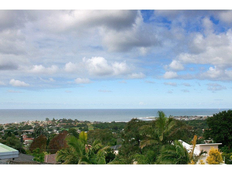 32 Robinsville Crescent, Thirroul NSW 2515