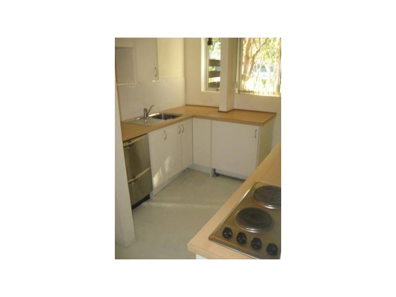 2/17 Henley Road, Thirroul NSW 2515