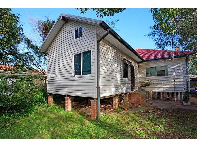 18 Hewitts Avenue, Thirroul NSW 2515