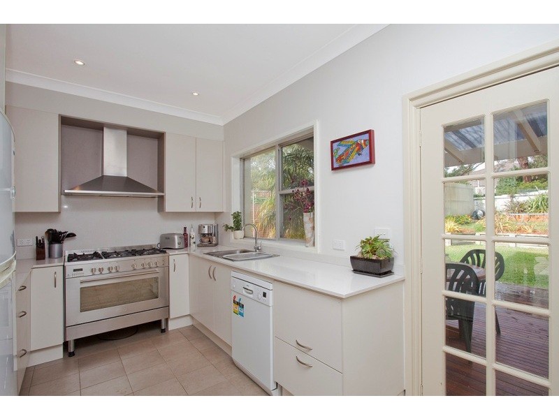27 Hutton Avenue, Bulli NSW 2516