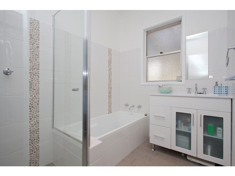 27 Hutton Avenue, Bulli NSW 2516