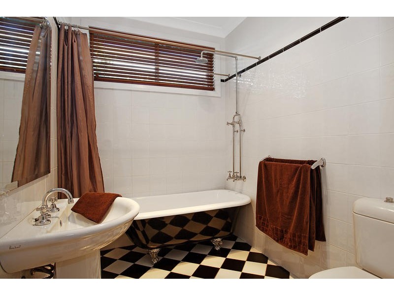 60 Brompton Road, Corrimal NSW 2518