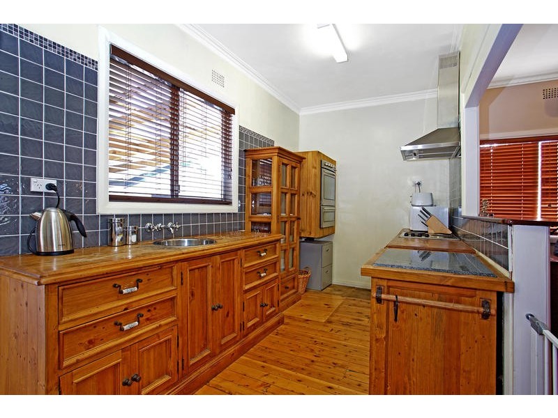60 Brompton Road, Corrimal NSW 2518