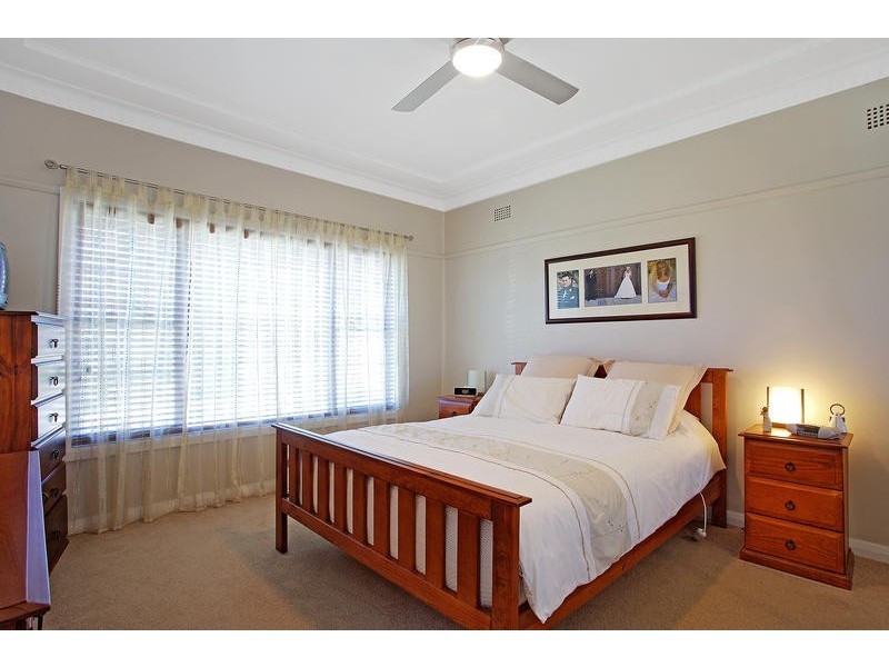 60 Brompton Road, Corrimal NSW 2518