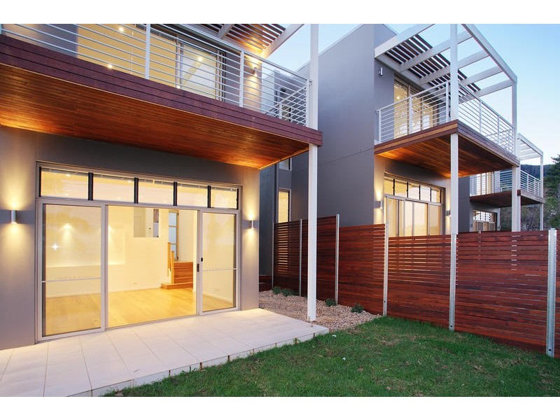 2/3 Seaview Terrace, Thirroul NSW 2515