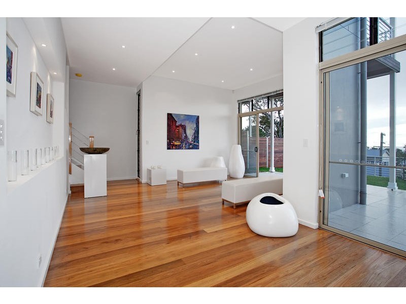 2/3 Seaview Terrace, Thirroul NSW 2515