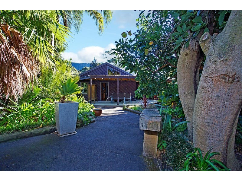 4 Coast Street, Thirroul NSW 2515