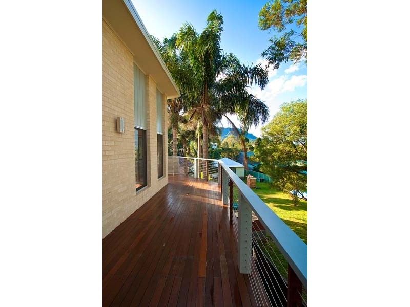 10 Gumtree Lane, Thirroul NSW 2515