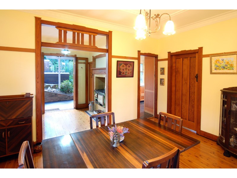 8 Virginia Terrace, Thirroul NSW 2515