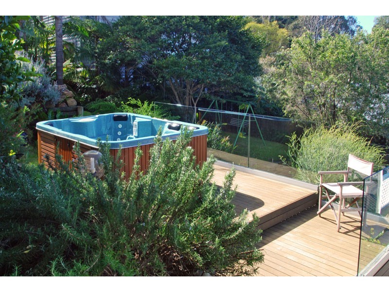 8 Virginia Terrace, Thirroul NSW 2515