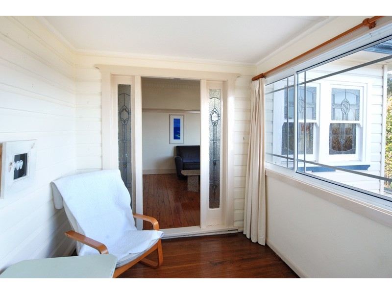 8 Virginia Terrace, Thirroul NSW 2515