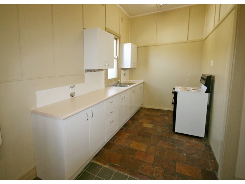 11 Hewitts Avenue, Thirroul NSW 2515
