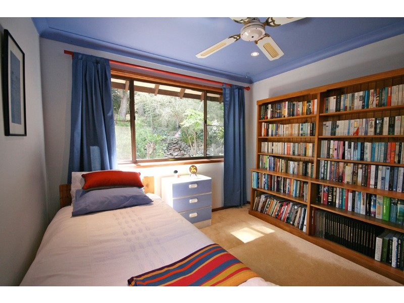6 Cornock Avenue, Thirroul NSW 2515