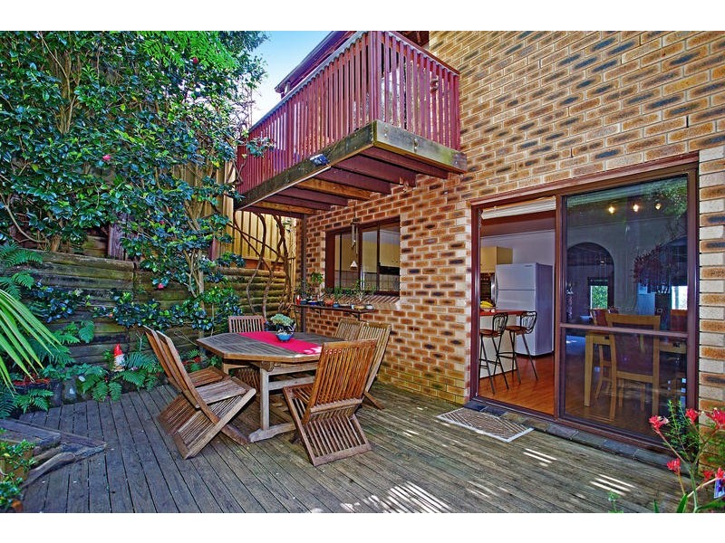 6 Cornock Avenue, Thirroul NSW 2515