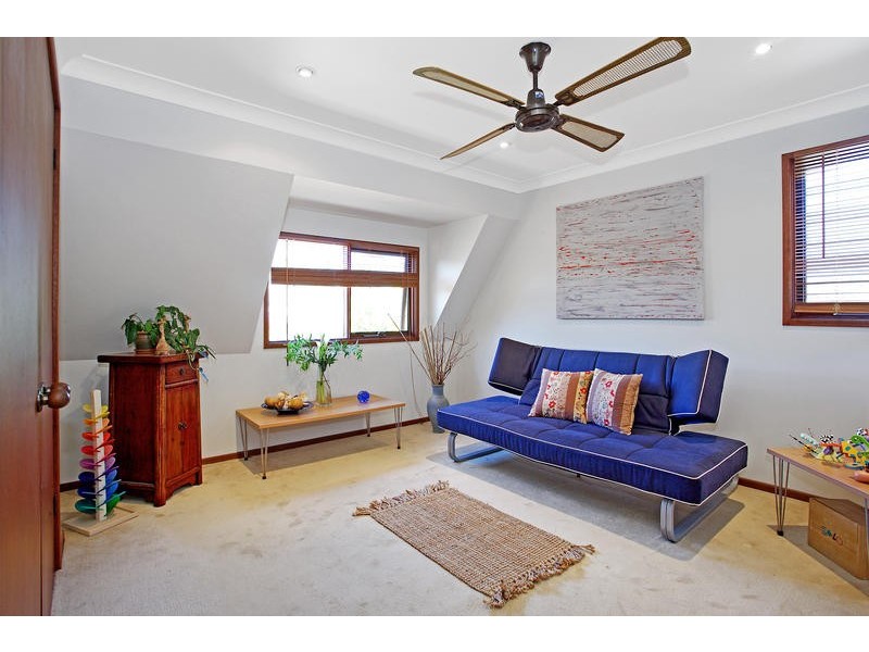 6 Cornock Avenue, Thirroul NSW 2515