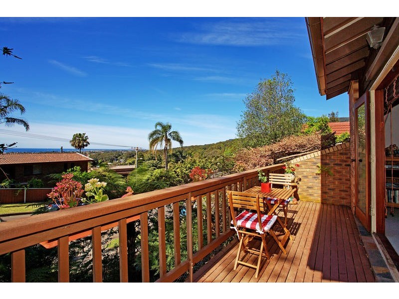 6 Cornock Avenue, Thirroul NSW 2515