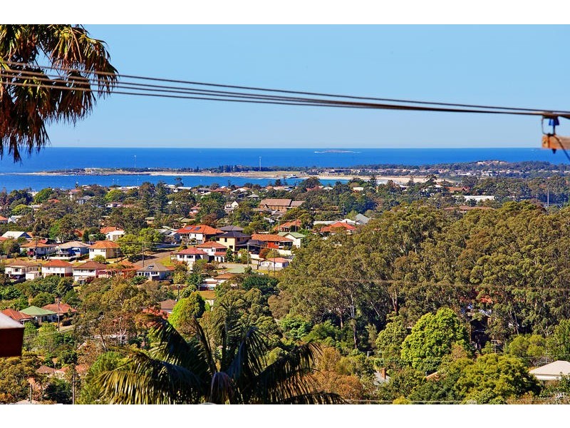 6 Cornock Avenue, Thirroul NSW 2515
