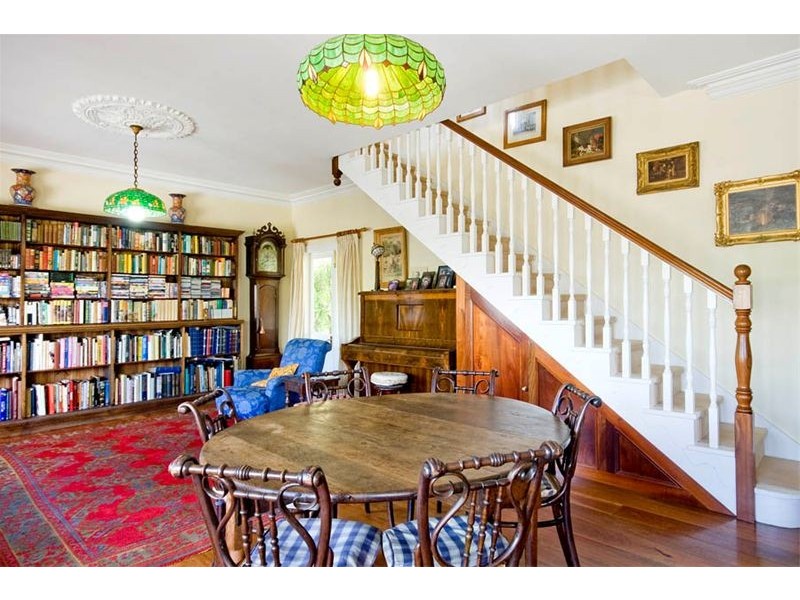 9 Woodland Avenue, Thirroul NSW 2515