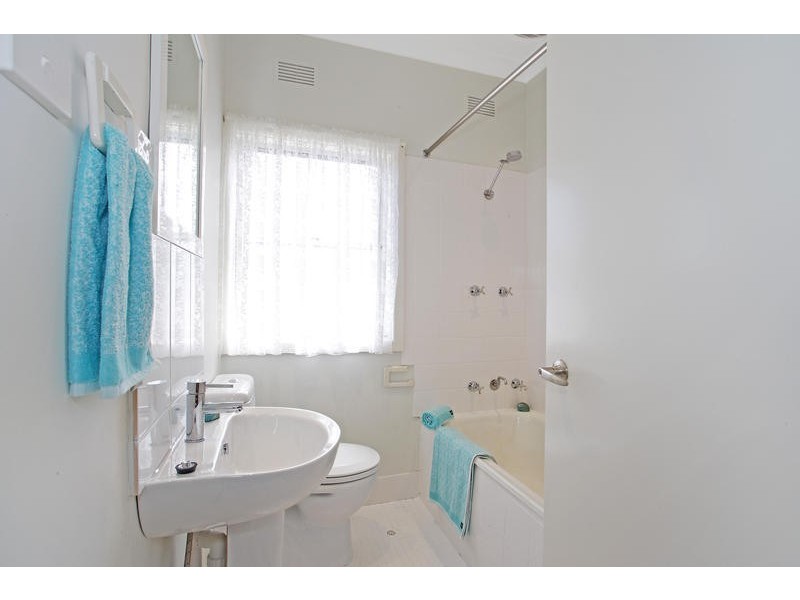 24 O’Brien Street, Bulli NSW 2516