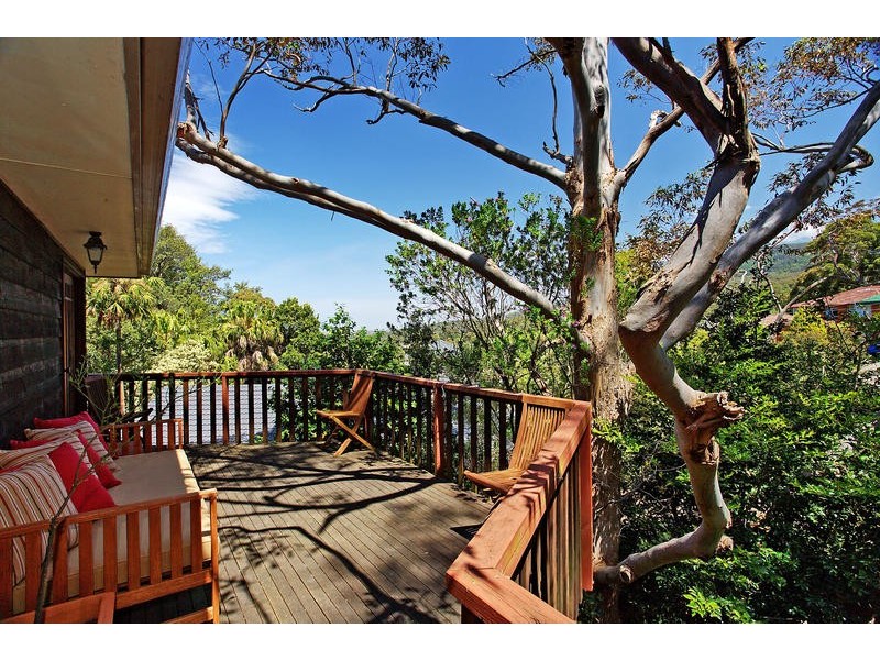 19 Cornock Avenue, Thirroul NSW 2515