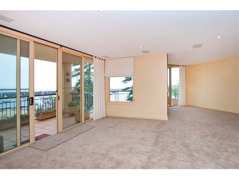 15/2-8 Harbour Street, Wollongong NSW 2500