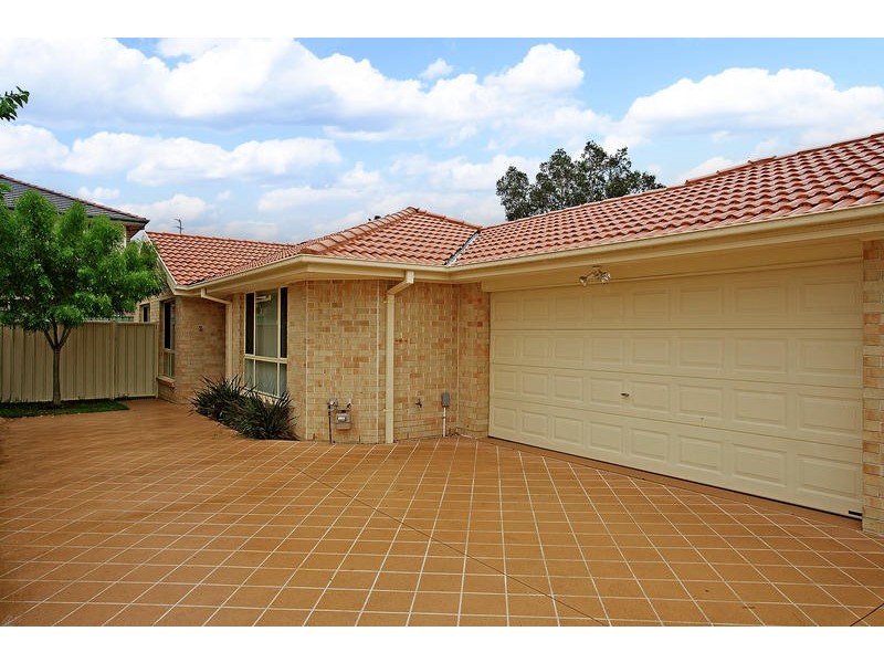 2/12 Redman Avenue, Thirroul NSW 2515