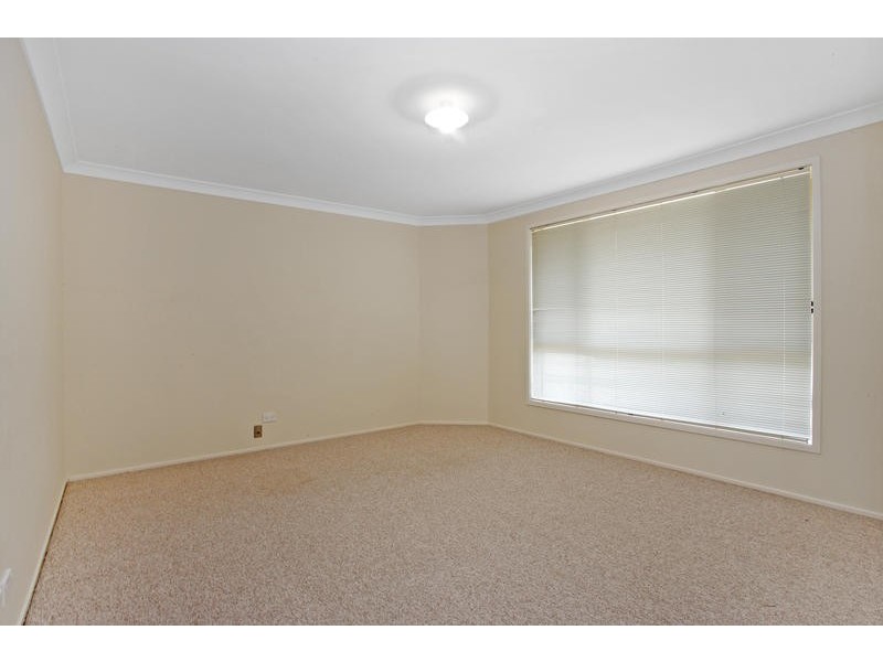 2/12 Redman Avenue, Thirroul NSW 2515