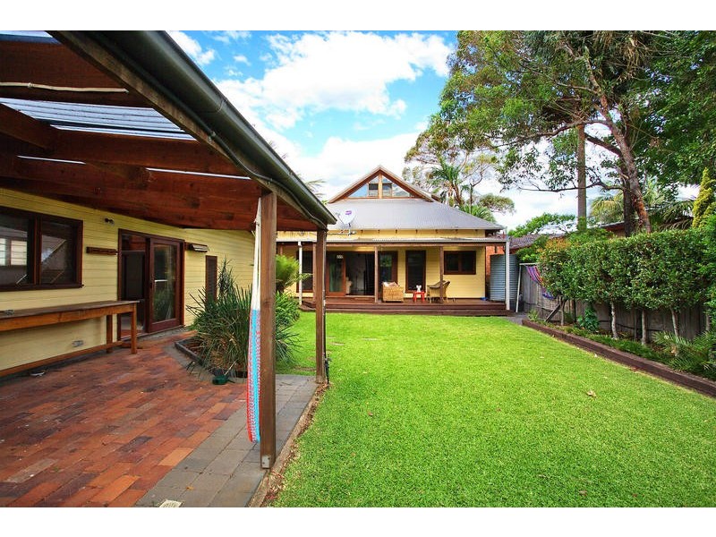 39 Benelong Street, Bulli NSW 2516