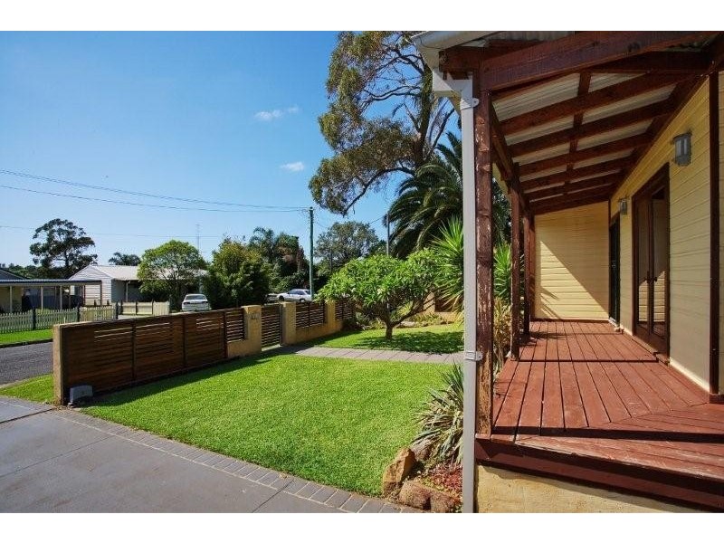 39 Benelong Street, Bulli NSW 2516