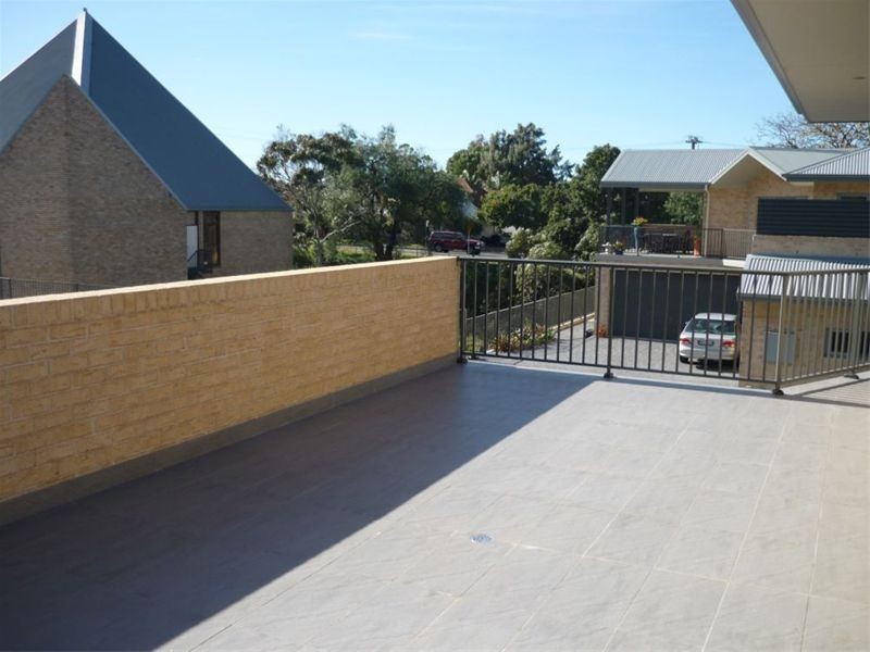 2/2C Lachlan Street, Thirroul NSW 2515