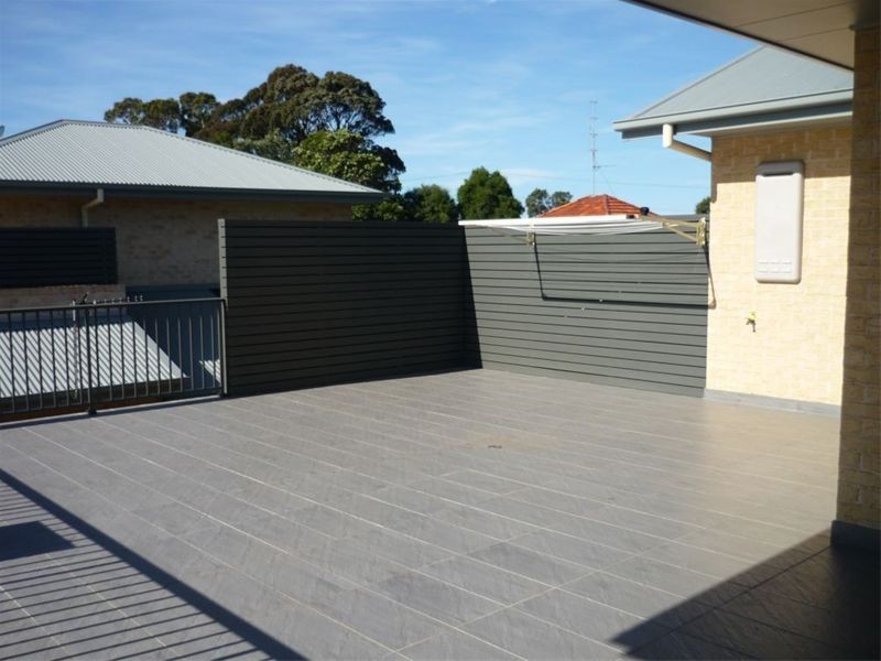 2/2C Lachlan Street, Thirroul NSW 2515