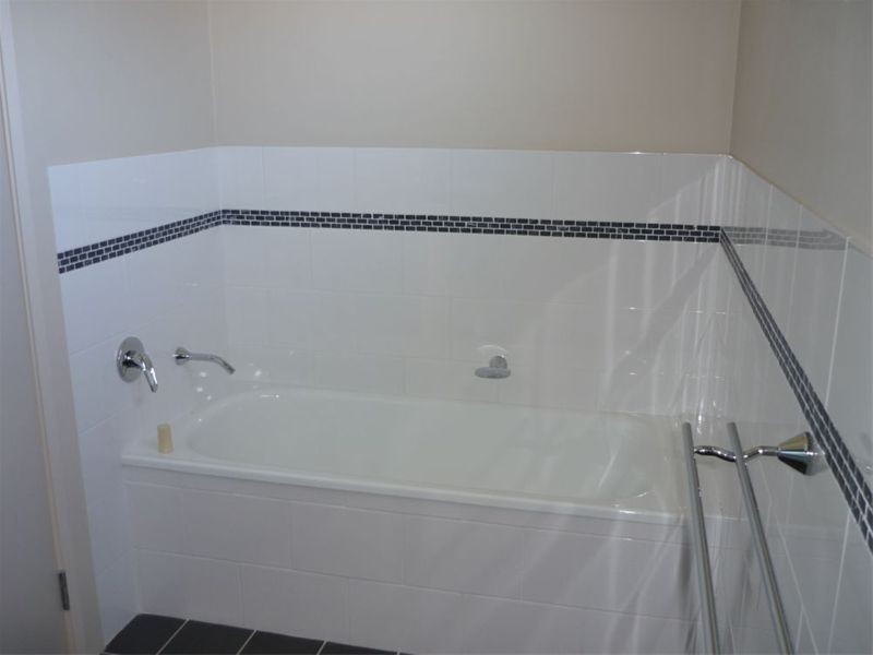 2/2C Lachlan Street, Thirroul NSW 2515